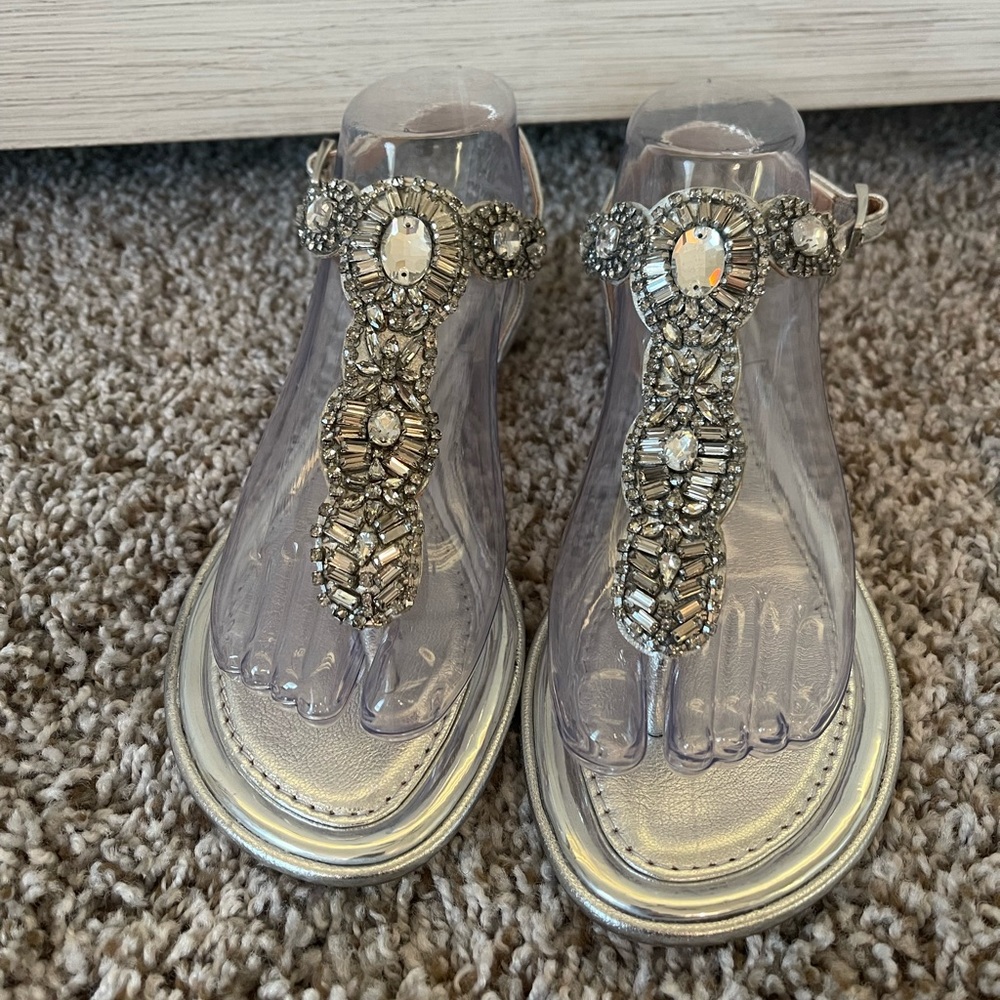 Antonio Melani Bling Gem Silver Crystal Flat Thong Sandals - NWOT - Size 8